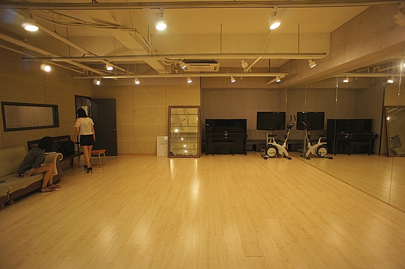 논현동 댄스연습실및 녹음실로 사용중인 엔터테인먼트 사무실임대