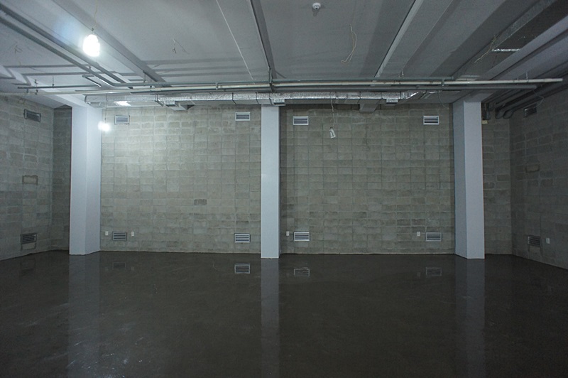 논현동 층고4미터의 기둥없는 지하 사무실임대
