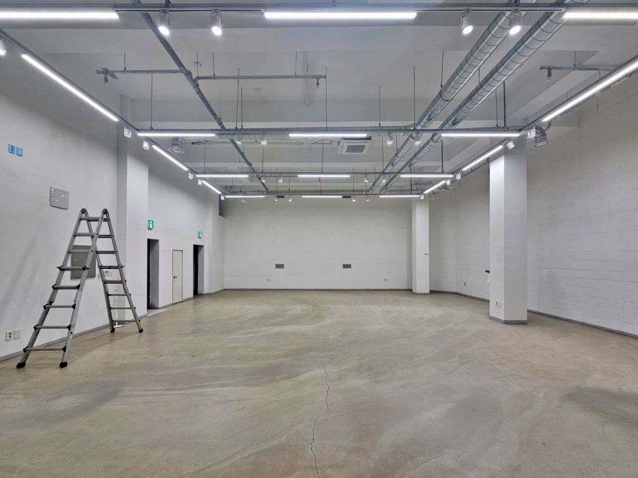 신논현역 인근 역삼동 45평, 2021년 신축 층고 5미터 스튜디오 임대