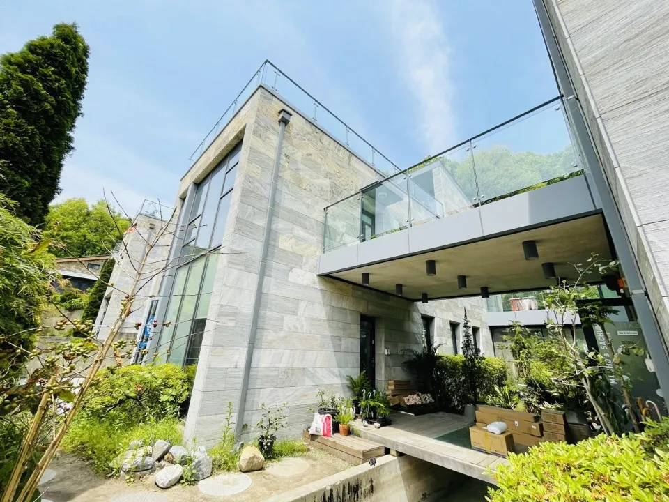 우면동 사옥 임대