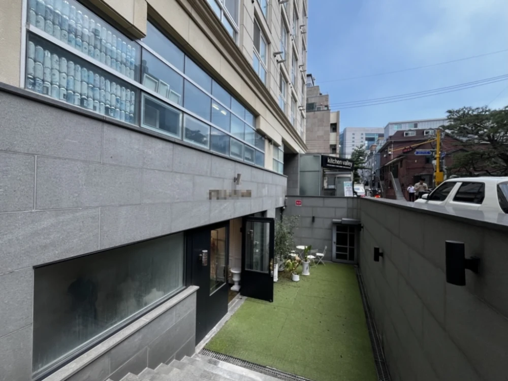 논현동스튜디오임대 | 50평 · 월세 350만원 언주역 보도3분