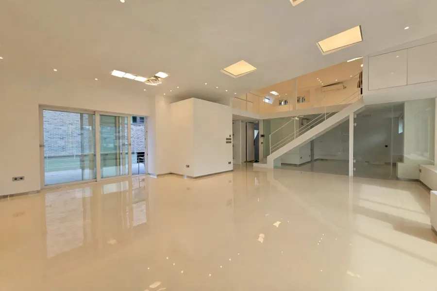 강남구 청담동 · 45평 · 사무실 임대 · 월세 430만원 · 테라스15평 · 압구정로데오역 도보7분